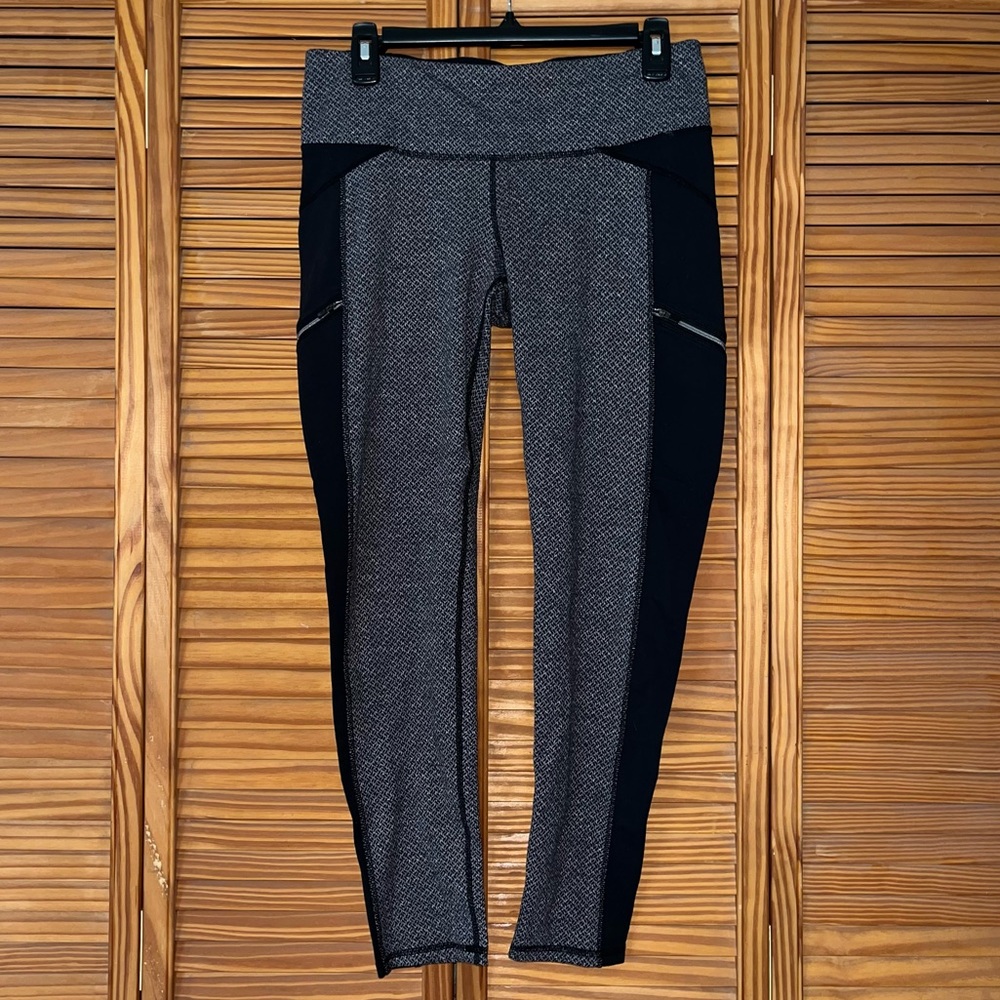 Athleta Criss Cross Drifter Tight Leggings Size Medium
